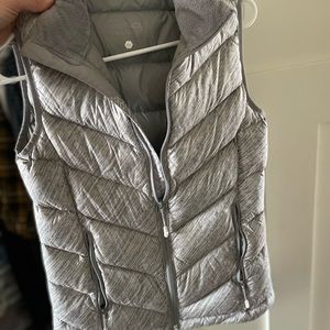 Very gently used, but no longer fits me. Smoke and pet free home.